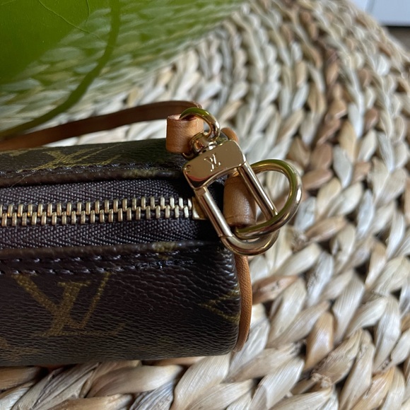 SOLD - 100% authentic vintage Louis Vuitton papillon pouchette - Picture 3 of 9